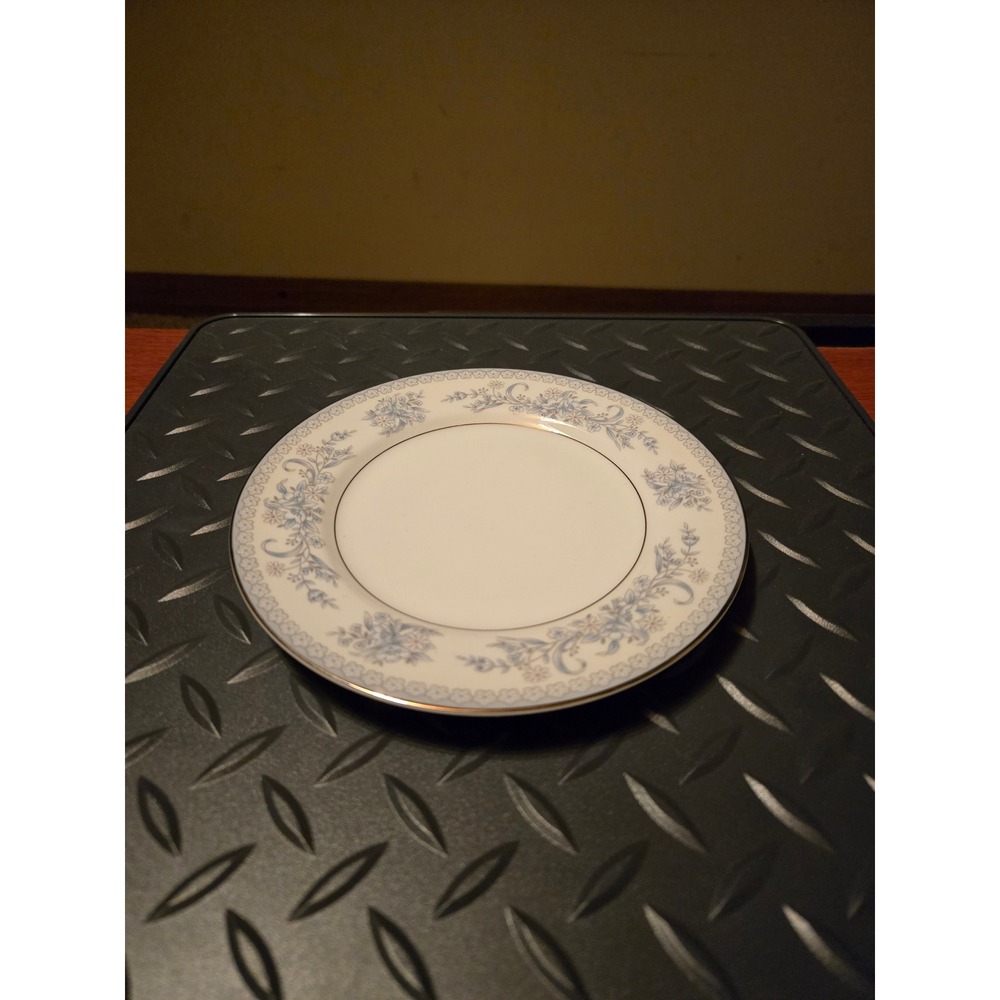 Mikasa Dresden Rose L9009 Fine China Bread Plate Blue Floral Platinum Trim Japan